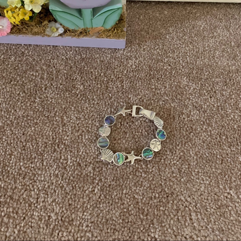 Beach-Themed Bracelet with Beautiful Colors